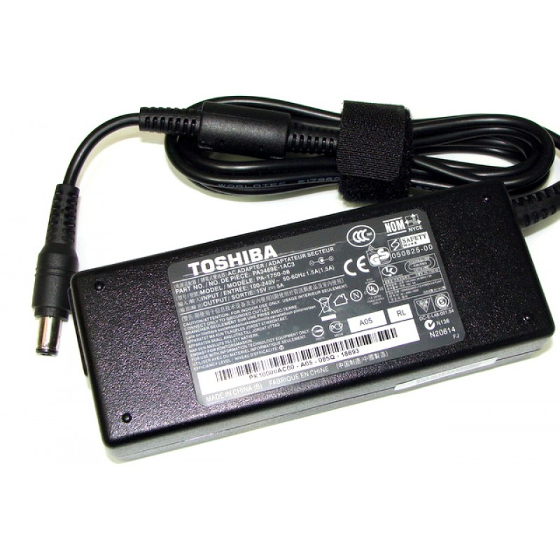 Toshiba Satellite C875 Laptop Adapter